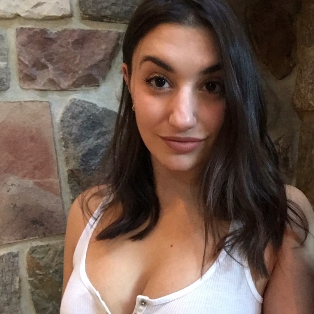 Meet your Posher, Angela